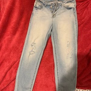 Kancan size 28 kurvy Womens jeans light wash button fly